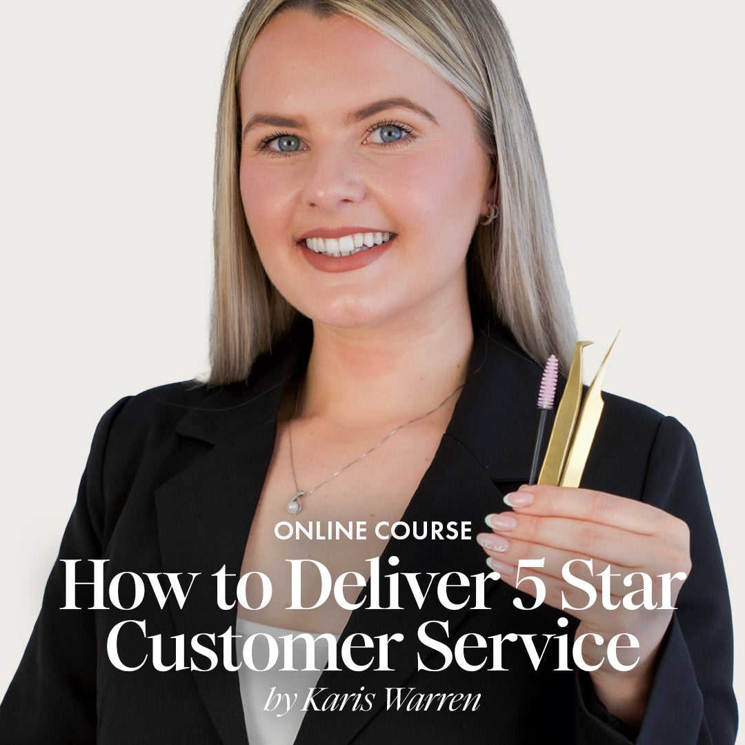 Karis Warren presenting online course on delivering 5-star customer service for the lash business.