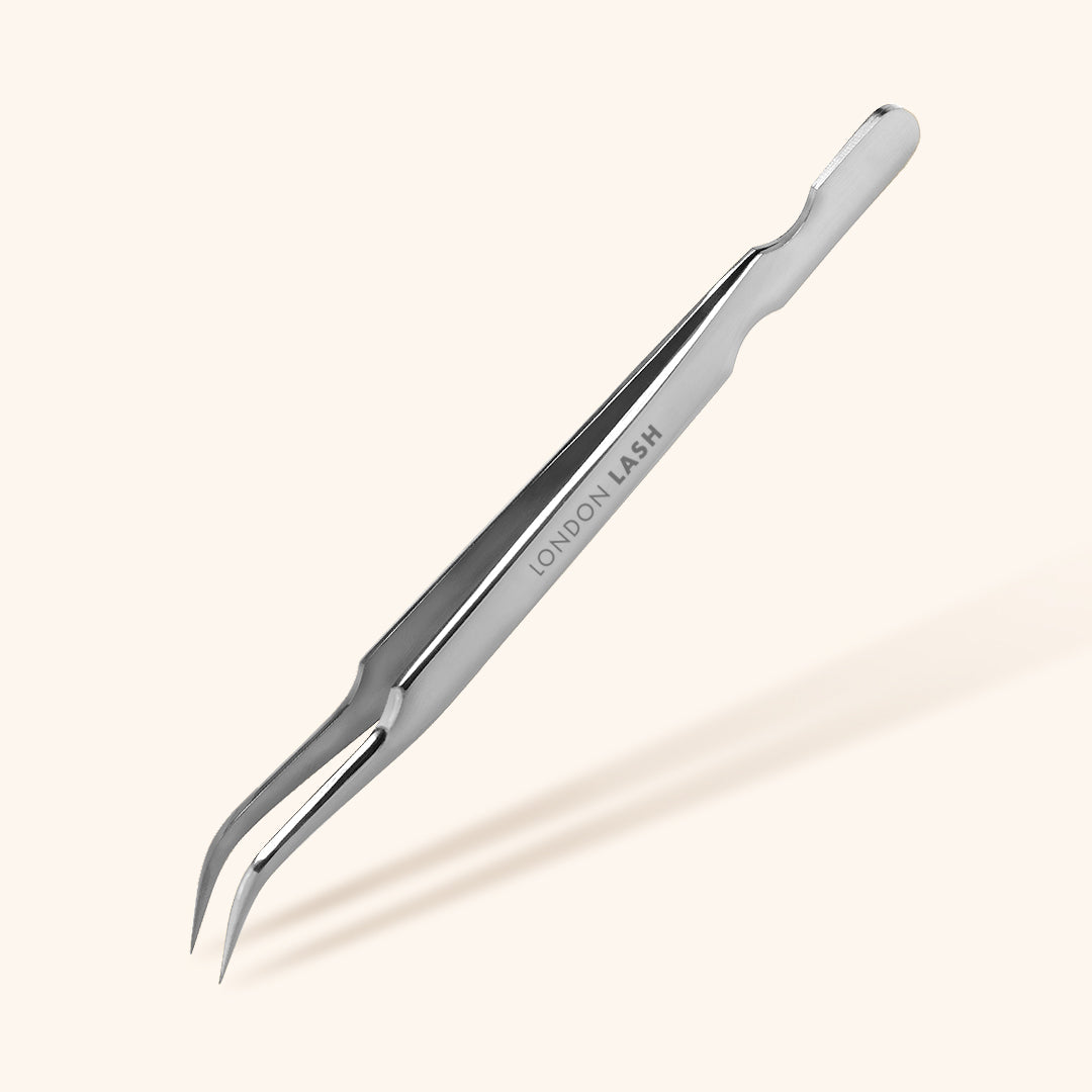 Curved Isolation Eyelash Tweezers in Silver