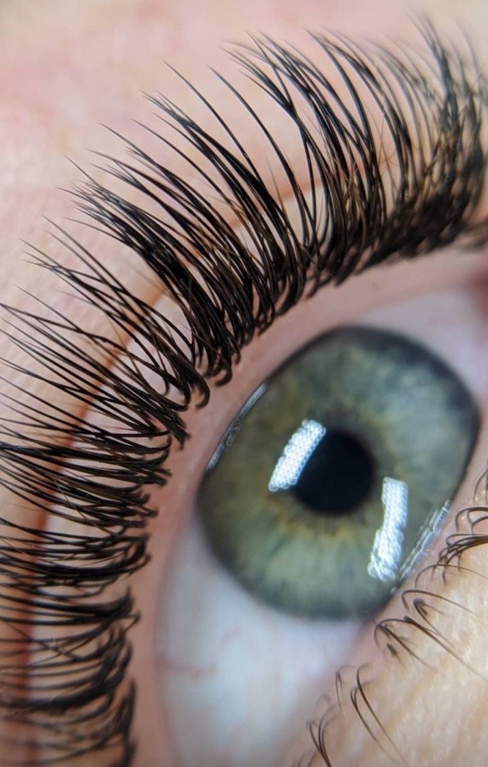 Clip On Phone Lens Example Image for Lash Technicians